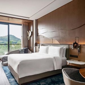 Private Hot Spring Garden-view King Room